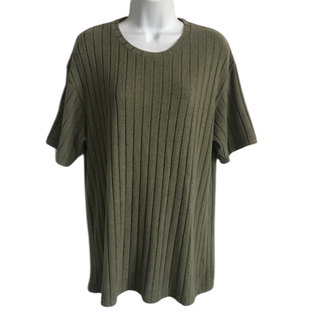 🔴 4/$15 Unbranded Women’s M Olive Green Ribbed Crewneck Short Sleeve Top in EUC - Picture 2 of 16
